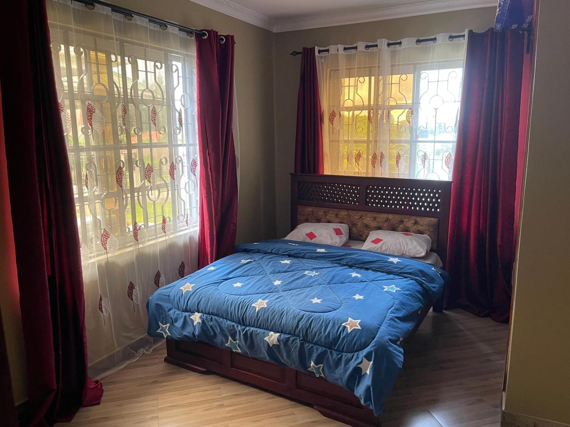 The Golden Suite Apartment Arusha Bagian luar foto